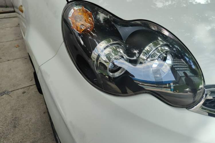 Used BYD F0 2015 1.0L AMT XuanKu Model Right Front Headlight
