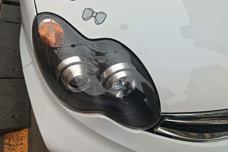 Used BYD F0 2015 1.0L AMT XuanKu Model Right Front Headlight