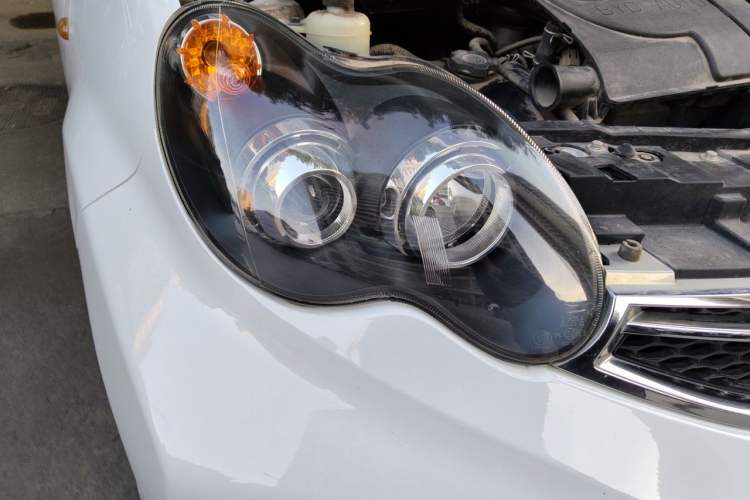 Used BYD F0 2015 1.0L AMT XuanKu Model Right Front Headlight