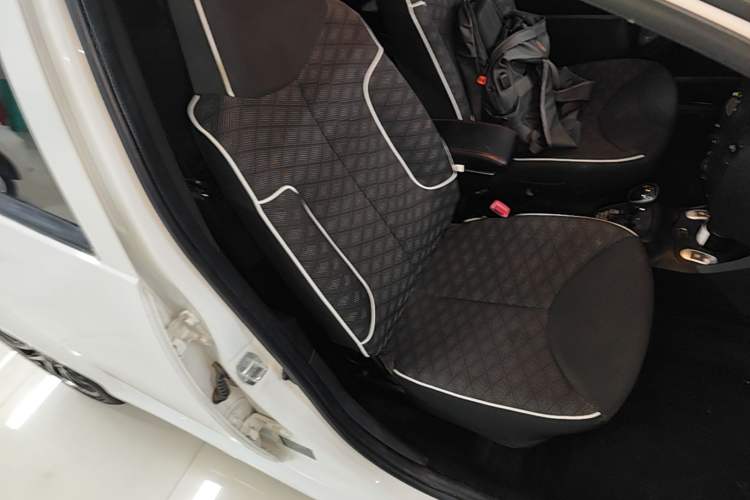 Used BYD F0 2015 1.0L AMT XuanKu Model Right Front Seat