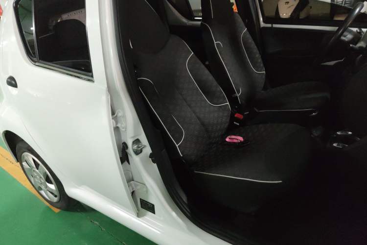Used BYD F0 2015 1.0L AMT XuanKu Model Right Front Seat