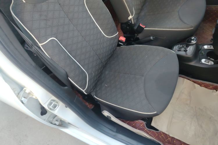 Used BYD F0 2015 1.0L AMT XuanKu Model Right Front Seat