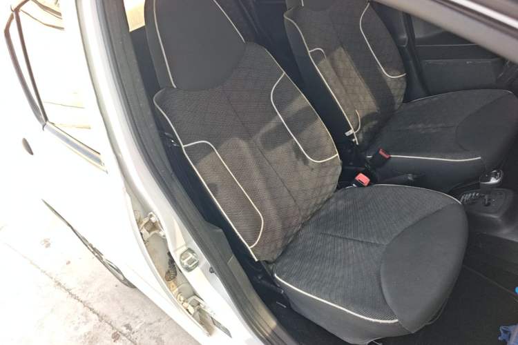 Used BYD F0 2015 1.0L AMT XuanKu Model Right Front Seat