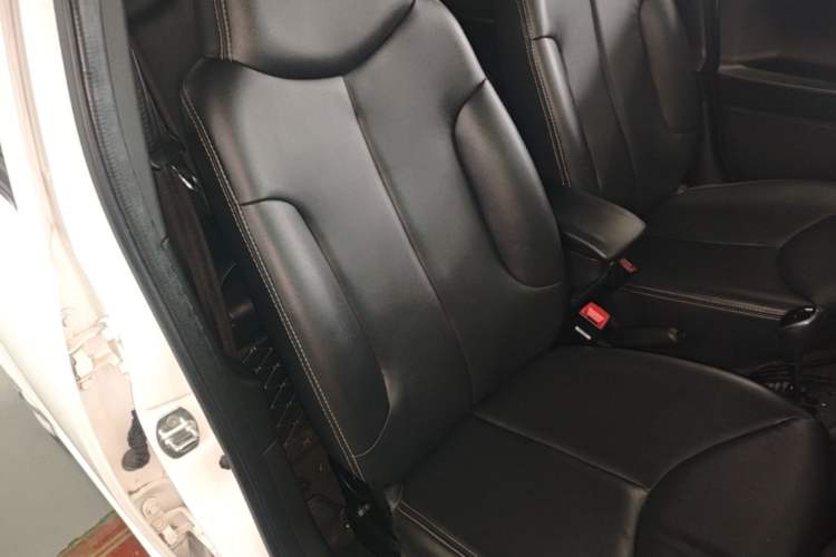 Used BYD F0 2015 1.0L AMT XuanKu Model Right Front Seat