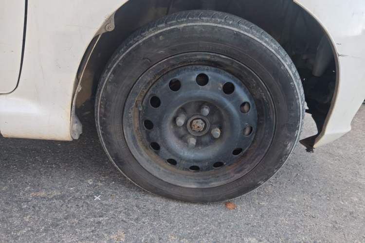 Used BYD F0 2015 1.0L AMT XuanKu Model Right Front Wheel Hub