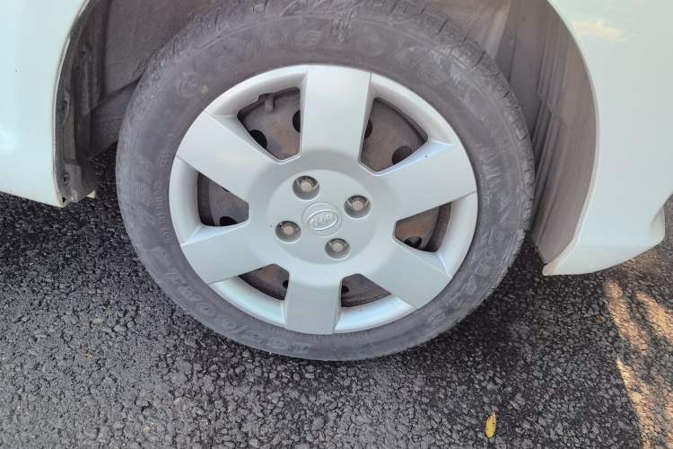 Used BYD F0 2015 1.0L AMT XuanKu Model Right Front Wheel Hub