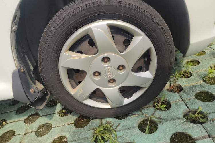 Used BYD F0 2015 1.0L AMT XuanKu Model Right Front Wheel Hub