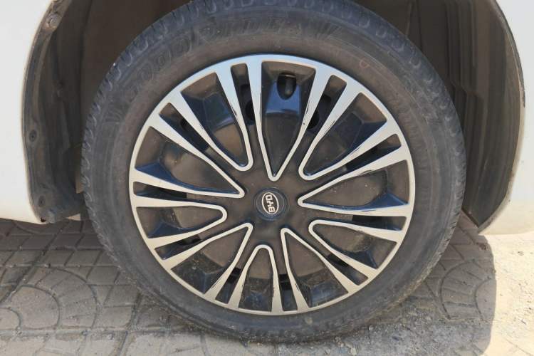 Used BYD F0 2015 1.0L AMT XuanKu Model Right Front Wheel Hub