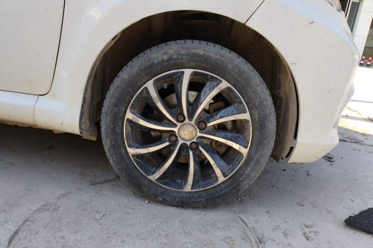 Used BYD F0 2015 1.0L XuanKu Model Right Front Wheel Hub