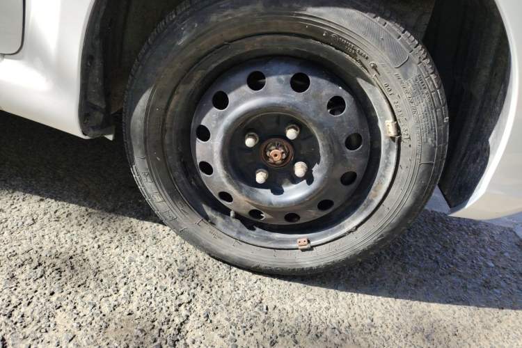 Used BYD F0 2015 1.0L XuanKu Model Right Front Wheel Hub
