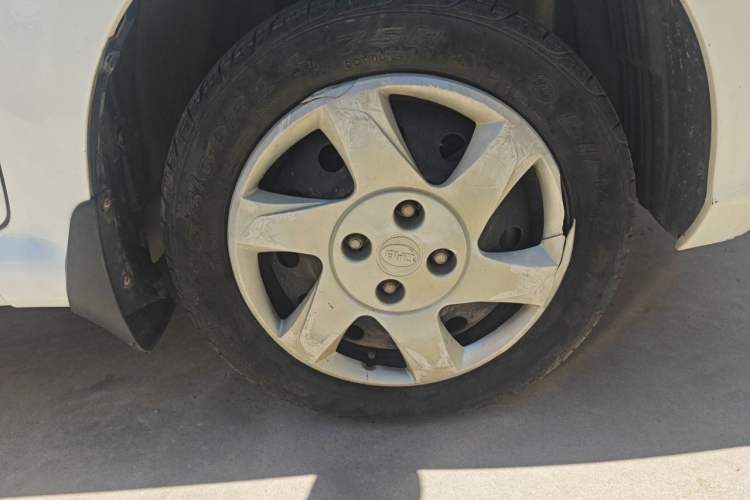 Used BYD F0 2015 1.0L AMT Joyful Cool Model Right Front Wheel Hub