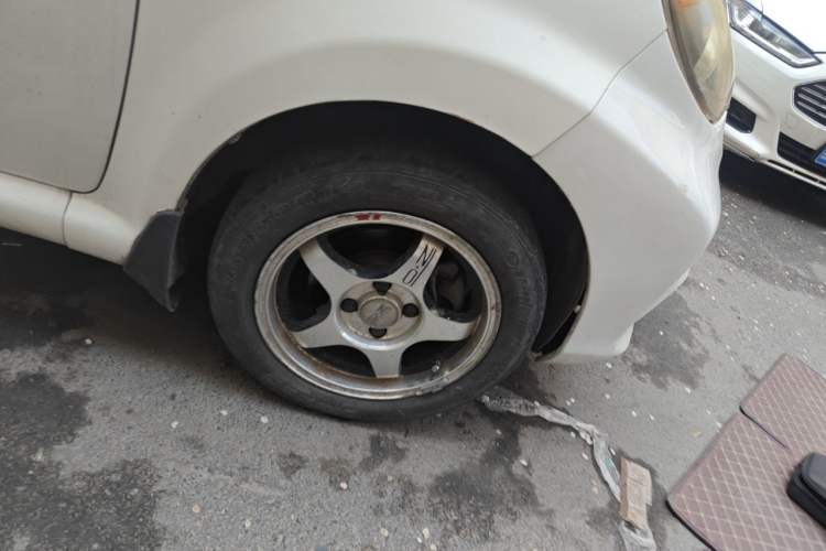 Used BYD F0 2015 1.0L XuanKu Model Right Front Wheel Hub