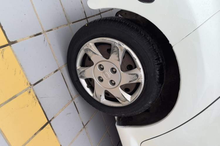 Used BYD F0 2015 1.0L AMT XuanKu Model Right Rear Wheel Hub
