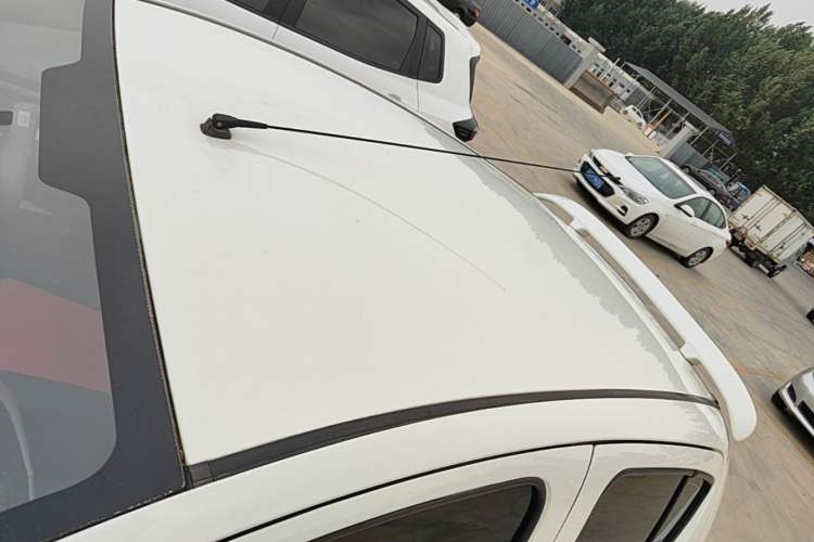 Used BYD F0 2015 1.0L AMT Joyful Cool Model Roof