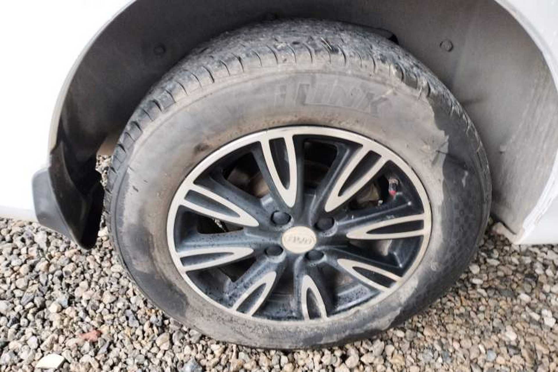 Used BYD F3 2016 1.5L Automatic Luxury Model Exterior 3