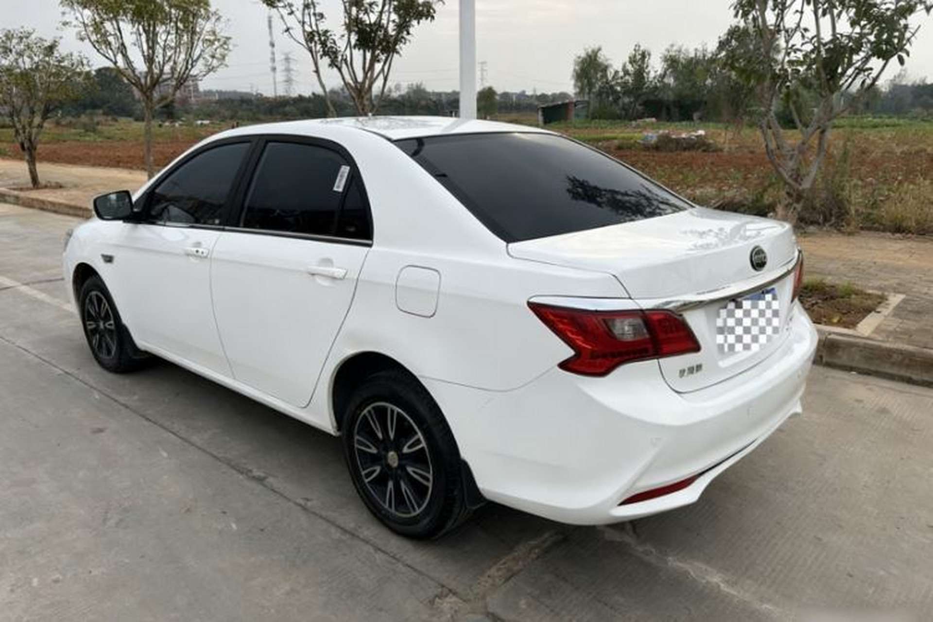 Used BYD F3 2016 1.5L Automatic Luxury Model Exterior 7