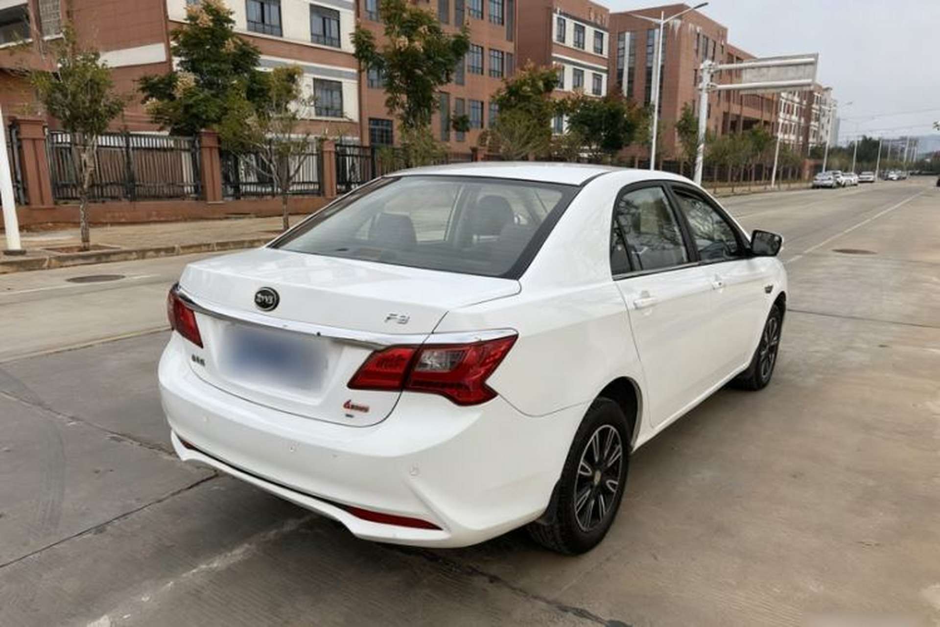 Used BYD F3 2016 1.5L Automatic Luxury Model Exterior 8