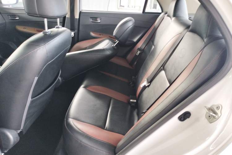 Used BYD F3 2016 1.5L Automatic Luxury Model Interior 4