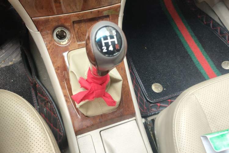 Used BYD F3 2008 1.5L Platinum Edition Luxury GLX-i Gear Lever