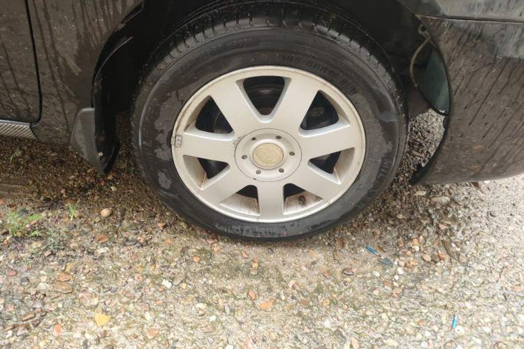 Used BYD F3 2008 1.5L Platinum Edition Luxury GLX-i Right Front Wheel Hub