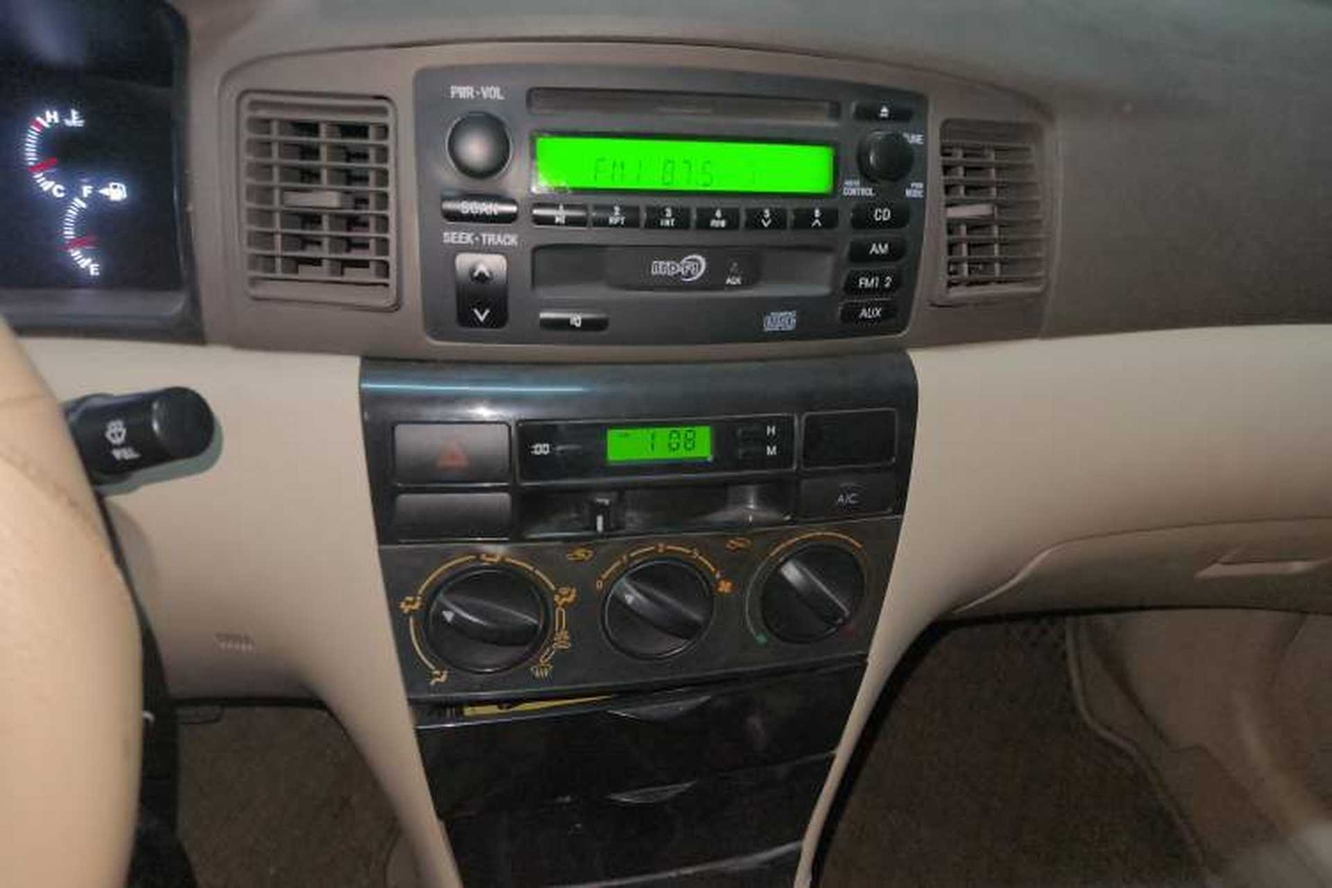 Used BYD F3 2009 1.5L Smart Platinum Edition Standard GL-i Audio And AC Panel