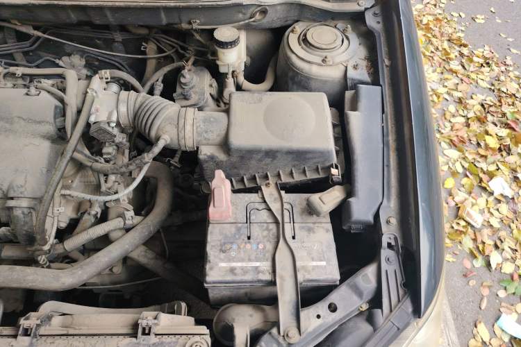 Used BYD F3 2009 1.5L Smart Platinum Edition Standard GL-i Engine Bay Left