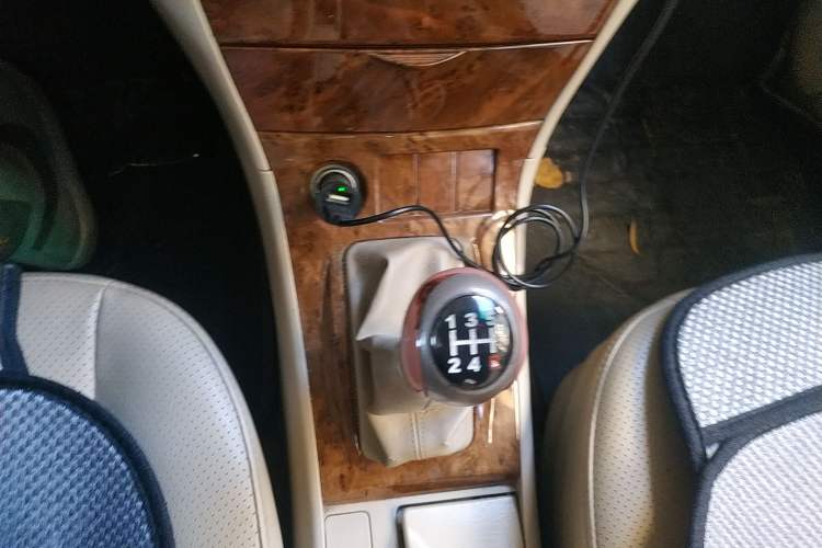 Used BYD F3 2009 1.5L Smart Platinum Luxury GLX-i Gear Lever