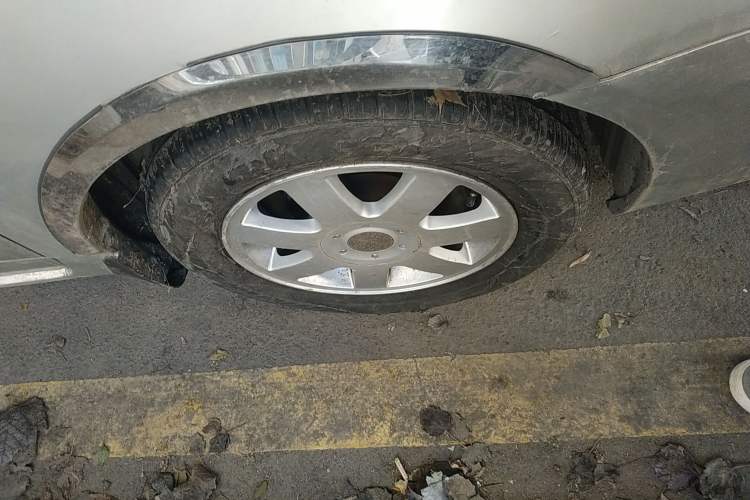 Used BYD F3 2009 1.5L Smart Platinum Luxury GLX-i Right Front Wheel Hub