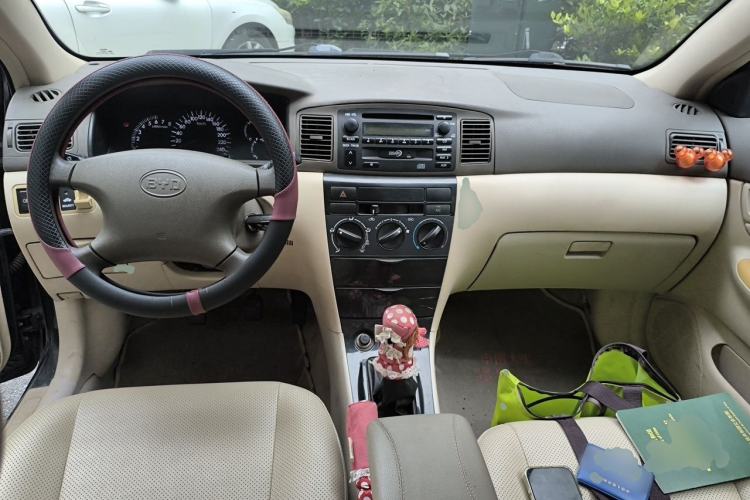 Used BYD F3 2011 1.5L New Platinum Edition Comfort Version Center Console