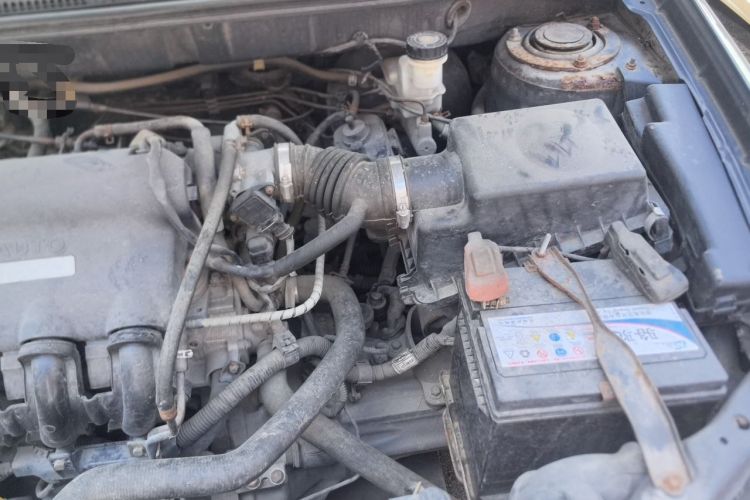Used BYD F3 2011 1.5L New Platinum Edition Comfort Version Engine Bay Left
