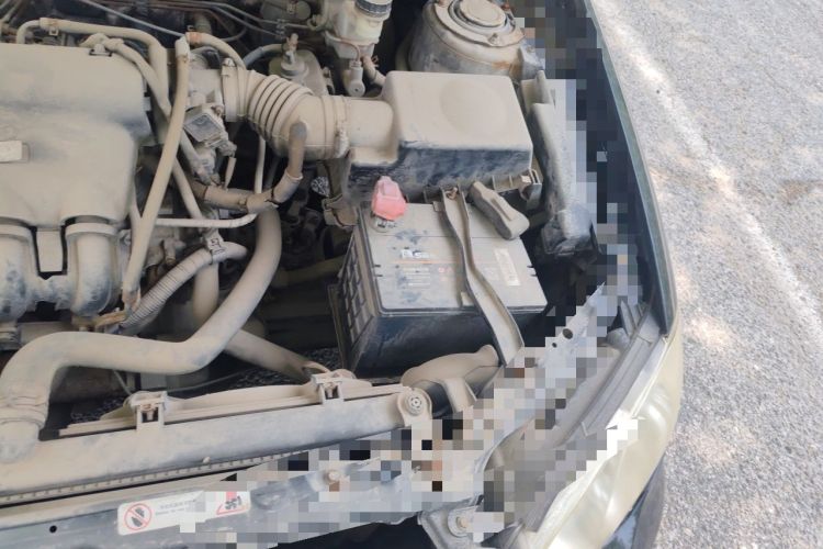 Used BYD F3 2011 1.5L New Platinum Edition Comfort Version Engine Bay Left