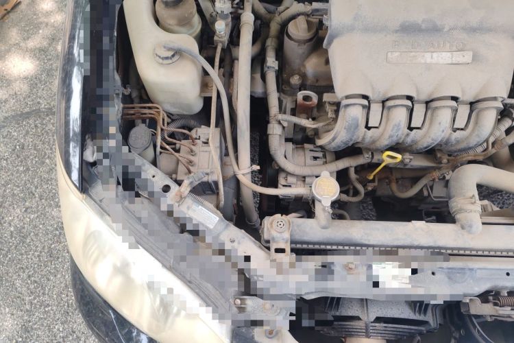 Used BYD F3 2011 1.5L New Platinum Edition Comfort Version Engine Bay Right