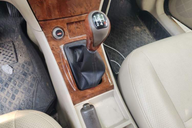 Used BYD F3 2011 1.5L New Platinum Edition Comfort Version Gear Lever