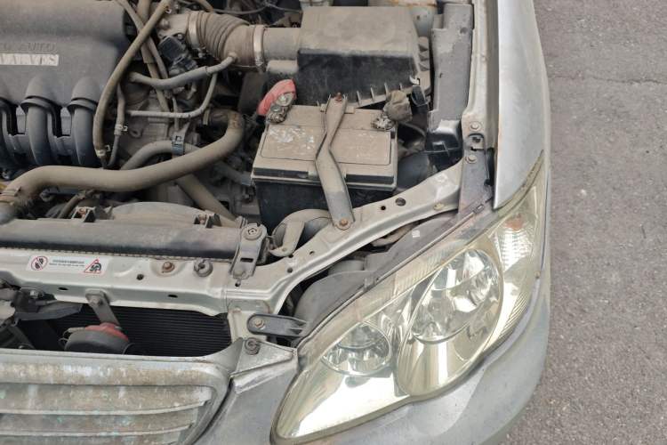 Used BYD F3 2011 1.5L New Platinum Edition Comfort Version Engine Bay Left