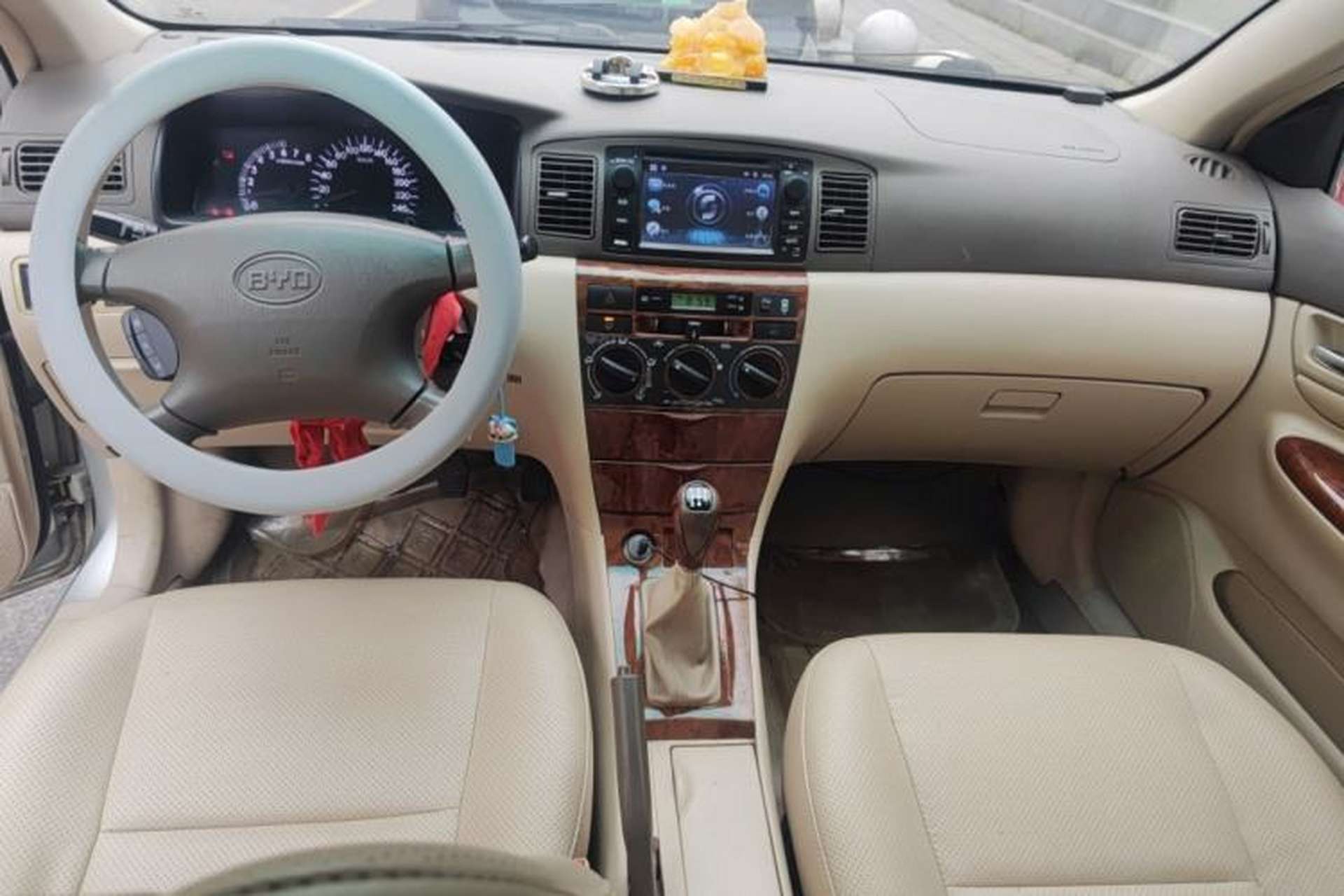 Used BYD F3 2011 1.5L New Platinum Edition Comfort Version Center Console