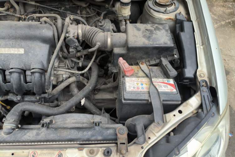 Used BYD F3 2011 1.5L New Platinum Edition Comfort Version Engine Bay Left