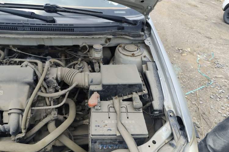 Used BYD F3 2011 1.5L New Platinum Edition Comfort Version Engine Bay Left