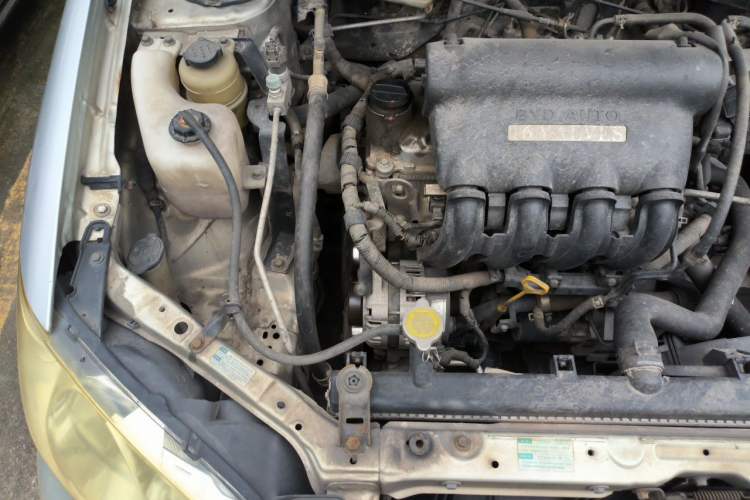 Used BYD F3 2011 1.5L New Platinum Edition Comfort Version Engine Bay Right