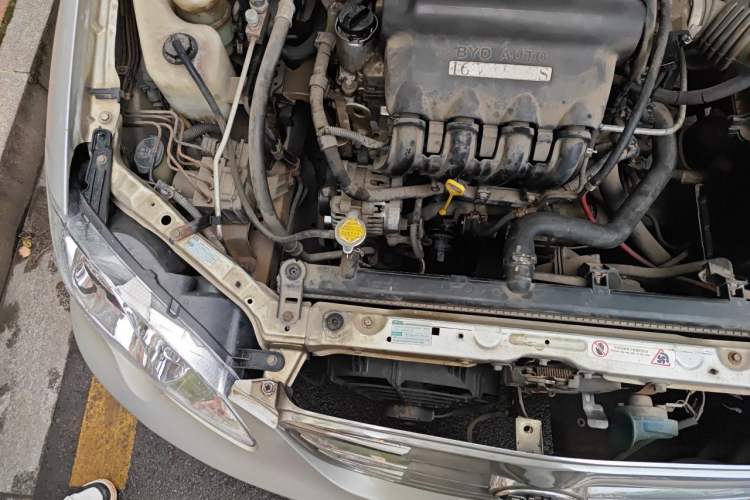 Used BYD F3 2011 1.5L New Platinum Edition Standard Version Engine Bay Right