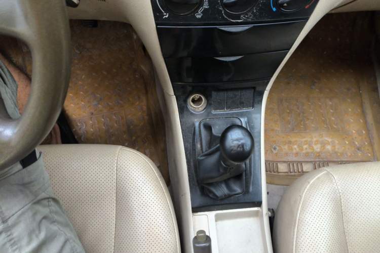 Used BYD F3 2011 1.5L New Platinum Edition Comfort Version Gear Lever
