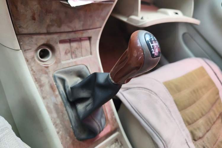 Used BYD F3 2011 1.5L New Platinum Edition Comfort Version Gear Lever
