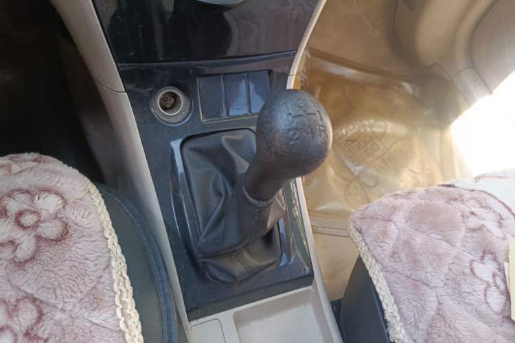 Used BYD F3 2011 1.5L New Platinum Edition Comfort Version Gear Lever
