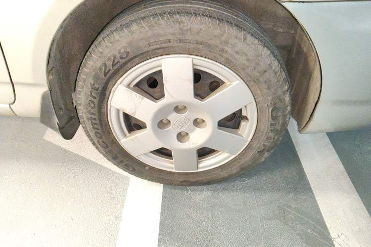 Used BYD F3 2011 1.5L New Platinum Edition Standard Version Right Front Wheel Hub