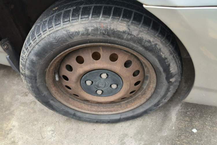 Used BYD F3 2011 1.5L New Platinum Edition Comfort Version Right Front Wheel Hub