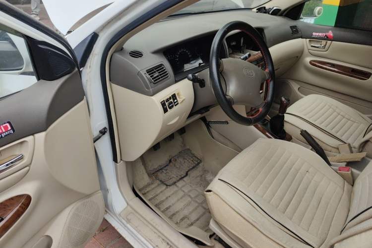 Used BYD F3 2011 1.5L New Platinum Edition Standard Version Driver Seat