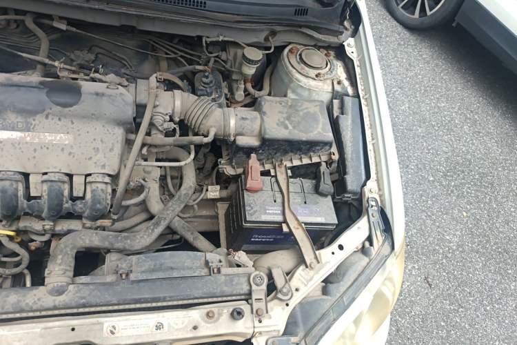 Used BYD F3 2011 1.5L New Platinum Edition Comfort Version Engine Bay Left