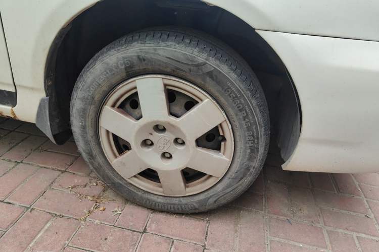Used BYD F3 2011 1.5L New Platinum Edition Standard Version Right Front Wheel Hub