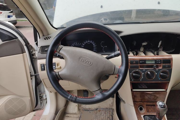 Used BYD F3 2011 1.5L New Platinum Edition Standard Version Steering Wheel
