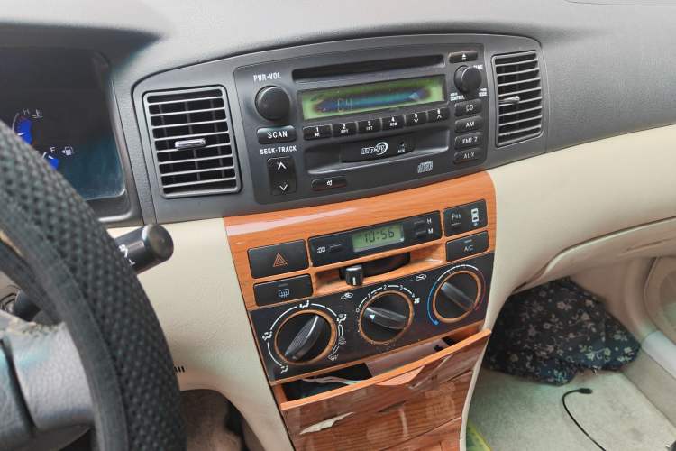 Used BYD F3 2012 Energy-Saving Edition 1.5L Manual Luxury Model Audio And AC Panel
