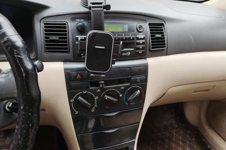 Used BYD F3 2012 Energy-Saving Edition 1.5L Manual Standard Model Audio And AC Panel